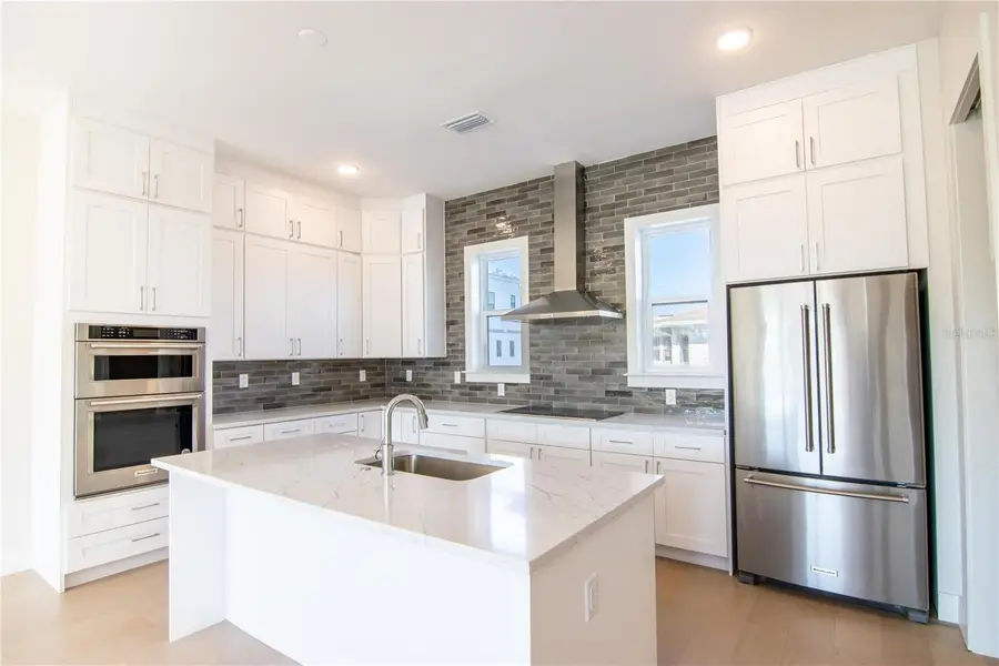 6365 1st Avenue S, Saint Petersburg, FL 33707 - Image #3