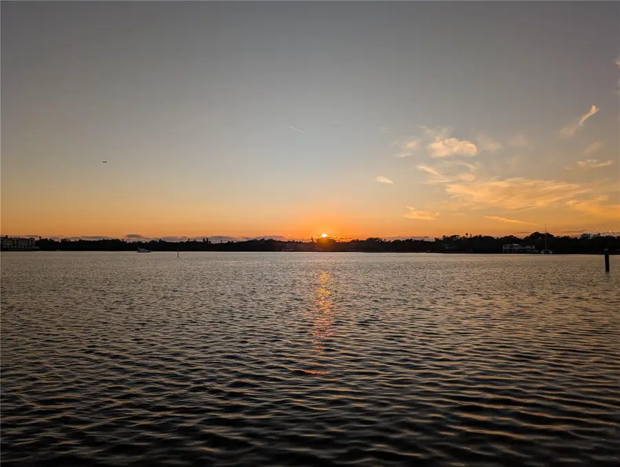 4957 Cobia Drive Se, Saint Petersburg, FL 33705 - Image #2