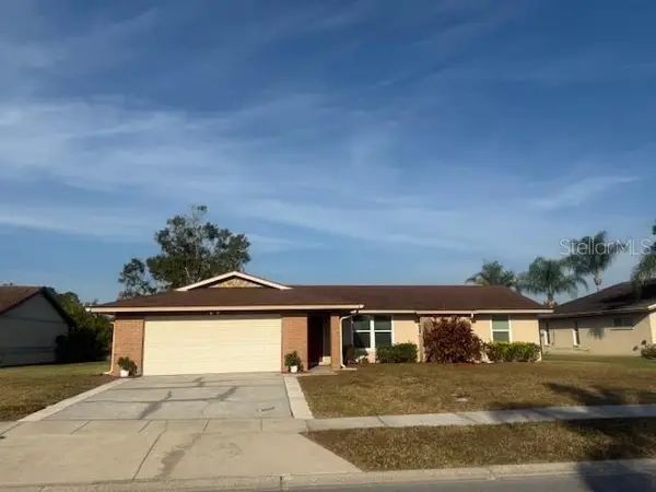 440 Lakeview Drive, OLDSMAR, FL 34677