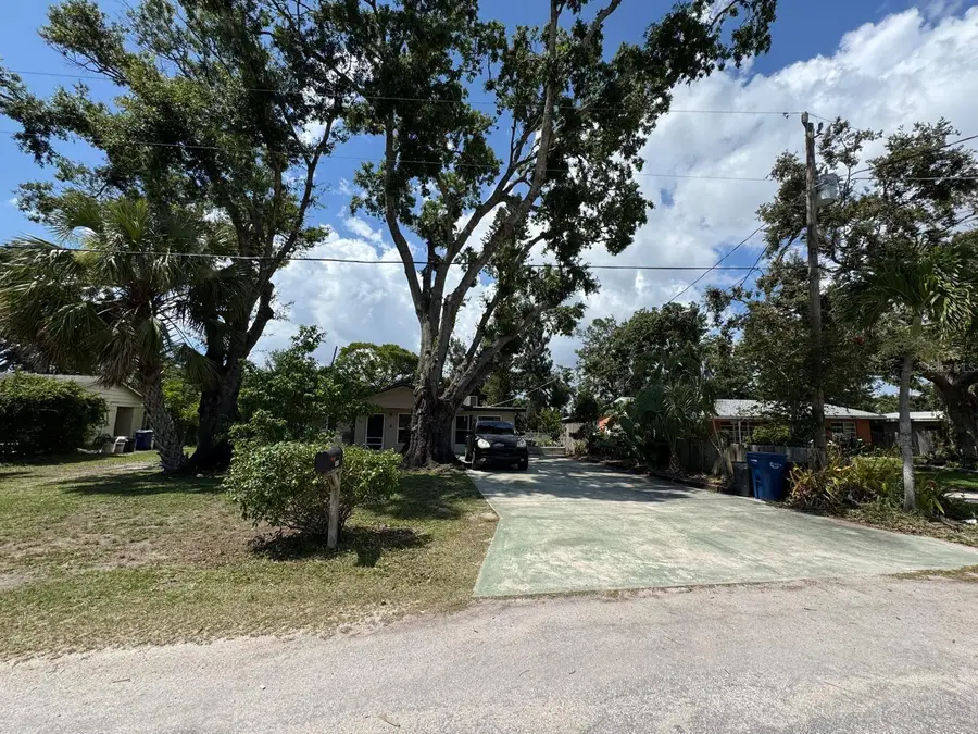 1619 Suponic Avenue, Sarasota, FL 34243 - Image #3