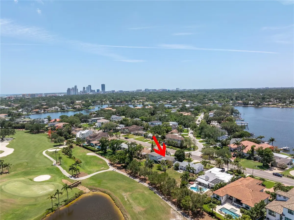 167 Almedo Way Ne, Saint Petersburg, FL 33704 - Image #1