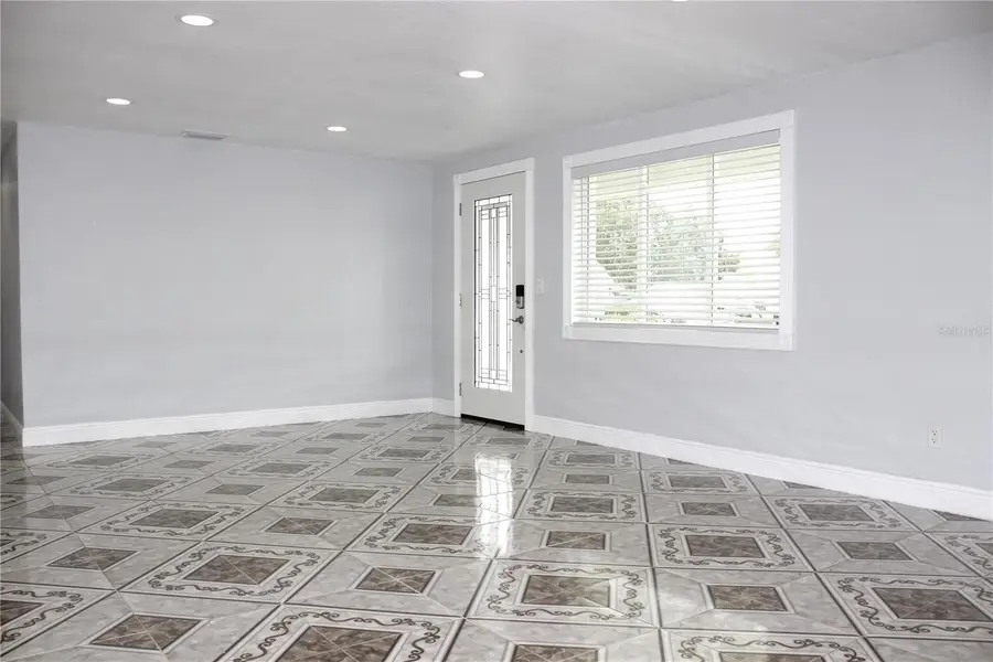 8236 Donaldson Drive, Tampa, FL 33615 - Image #3