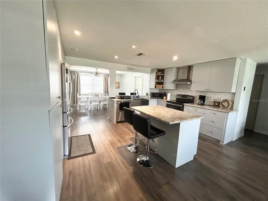 8656 Magnolia Drive, Seminole, FL 33777 - Image #3