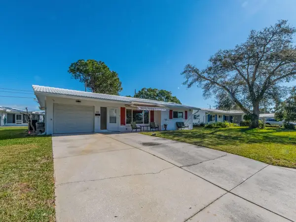 8657 143rd Street, SEMINOLE, FL 33776