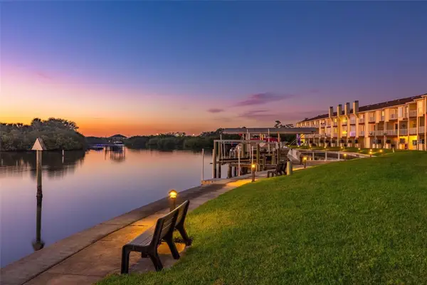 152 Brent Circle, OLDSMAR, FL 34677