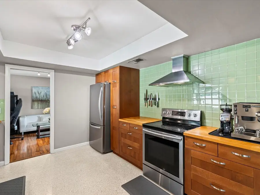 1090 Mcfarland Street, Dunedin, FL 34698 - Image #3