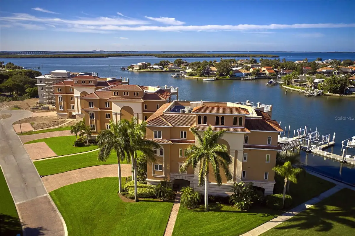 48 Bayview Court S #A, Saint Petersburg, FL 33711 - Image #1