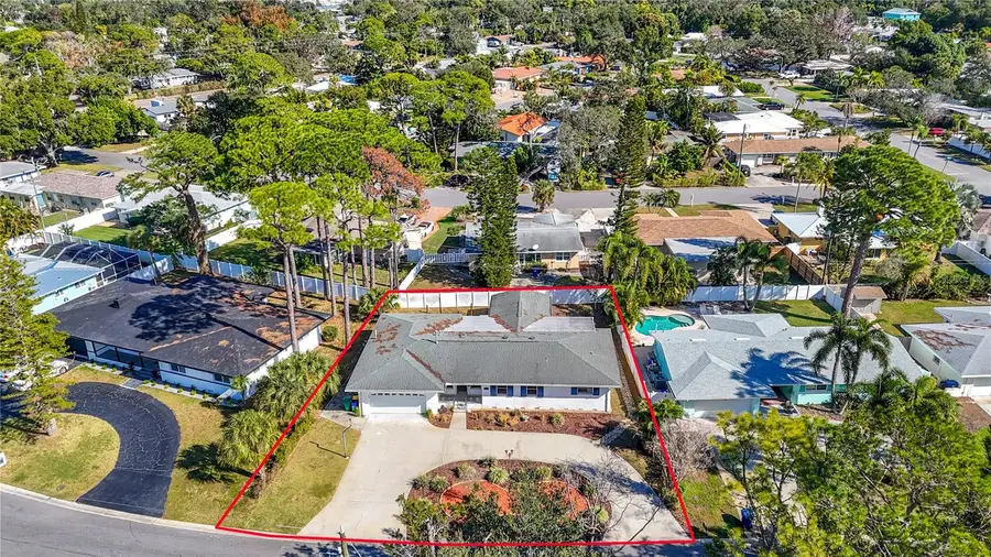 1302 Robin Road S, Saint Petersburg, FL 33707 - Image #2