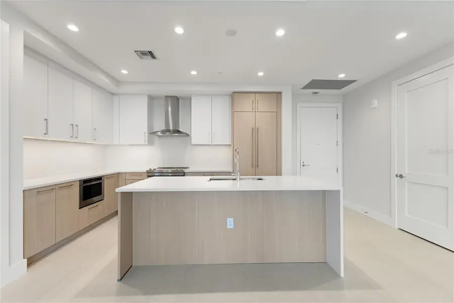 275 1st Avenue S #1907, Saint Petersburg, FL 33701 - #3