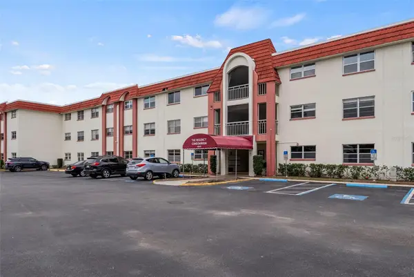 1860 Massachusetts Avenue Ne #206, ST PETERSBURG, FL 33703