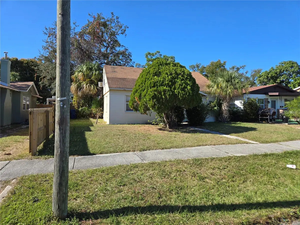 2421 11th Street S, Saint Petersburg, FL 33705 - Image #1