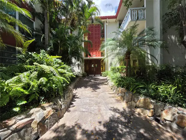 1012 Pearce Drive #304, CLEARWATER, FL 33764