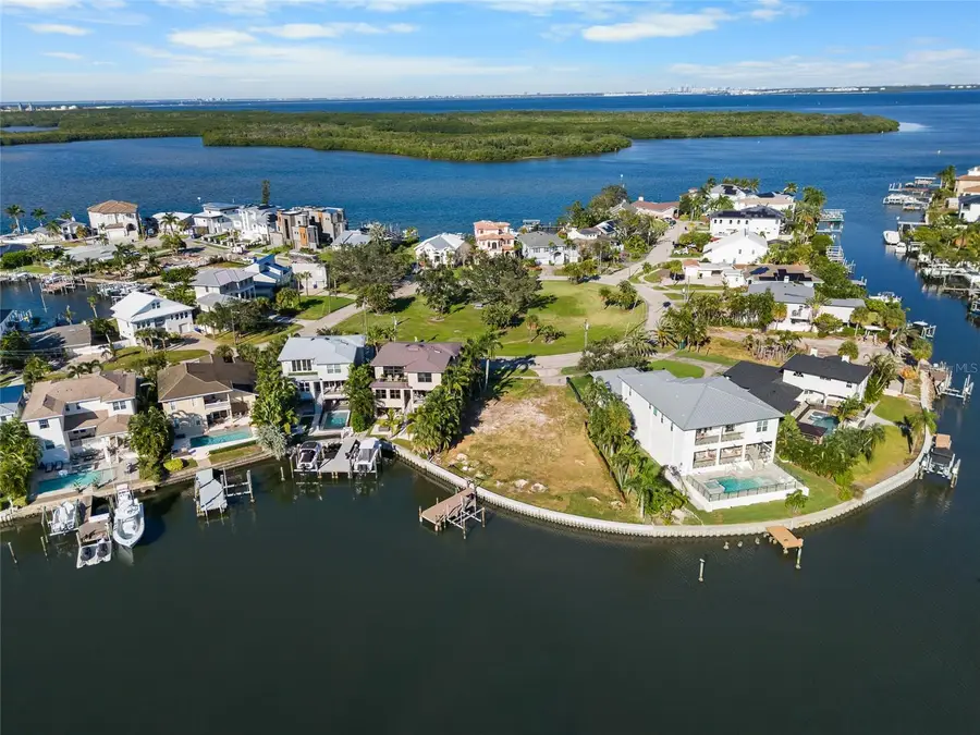 1918 Arrowhead Drive Ne, Saint Petersburg, FL 33703 - Image #3