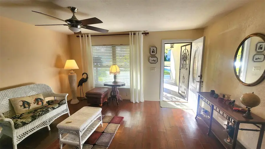 2927 Macalpin Drive S #9, Palm Harbor, FL 34684 - Image #2