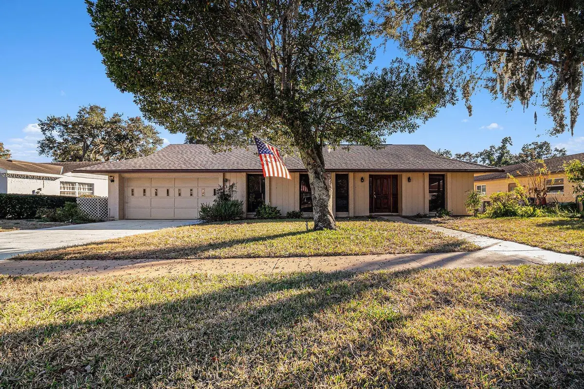 607 E Lakeshore Drive, Ocoee, FL 34761 - Image #1