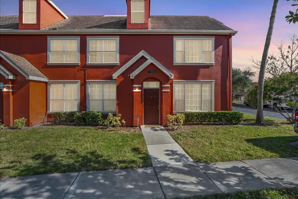 9628 Lake Chase Island Way #9628, TAMPA, FL 33626
