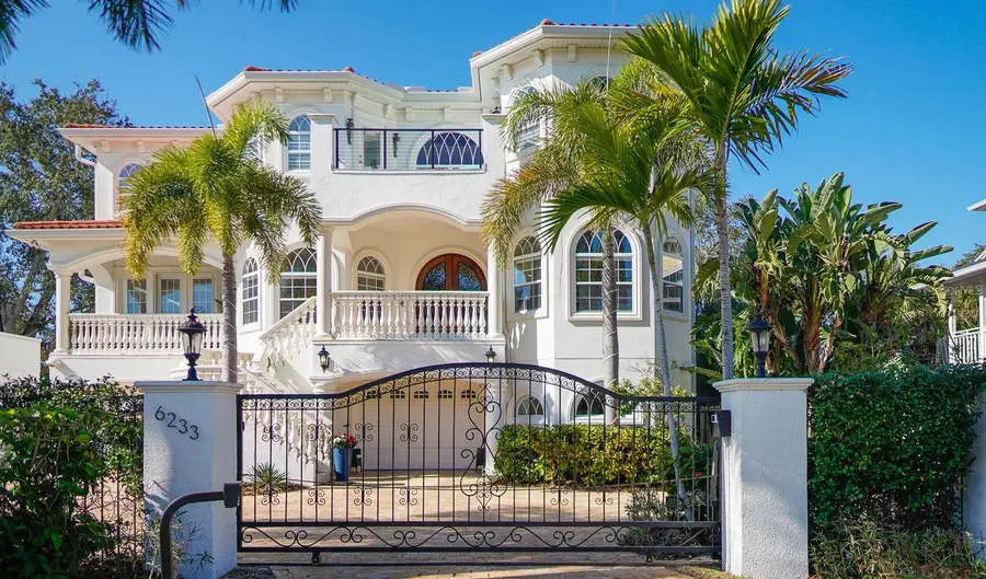 6233 Bayshore Boulevard, Tampa, FL 33611 - Image #2