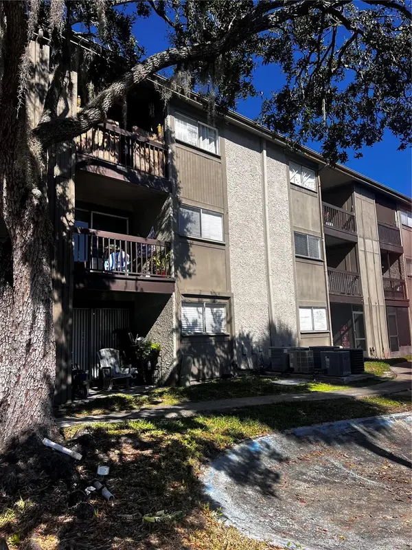 6312 Newtown Circle #12B4, TAMPA, FL 33615