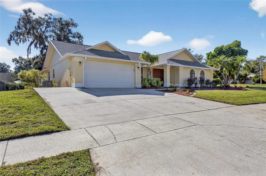 511 Sportsman Park Drive, Seffner, FL 33584 - Image #3