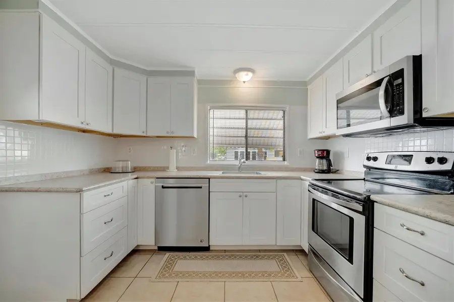 110 E Saint Lucia Loop, Apollo Beach, FL 33572 - Image #2