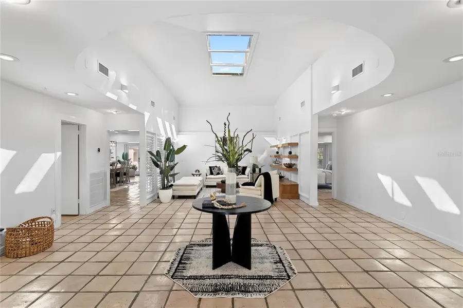 12915 Golf Crest Terrace, Tampa, FL 33618 - Image #3