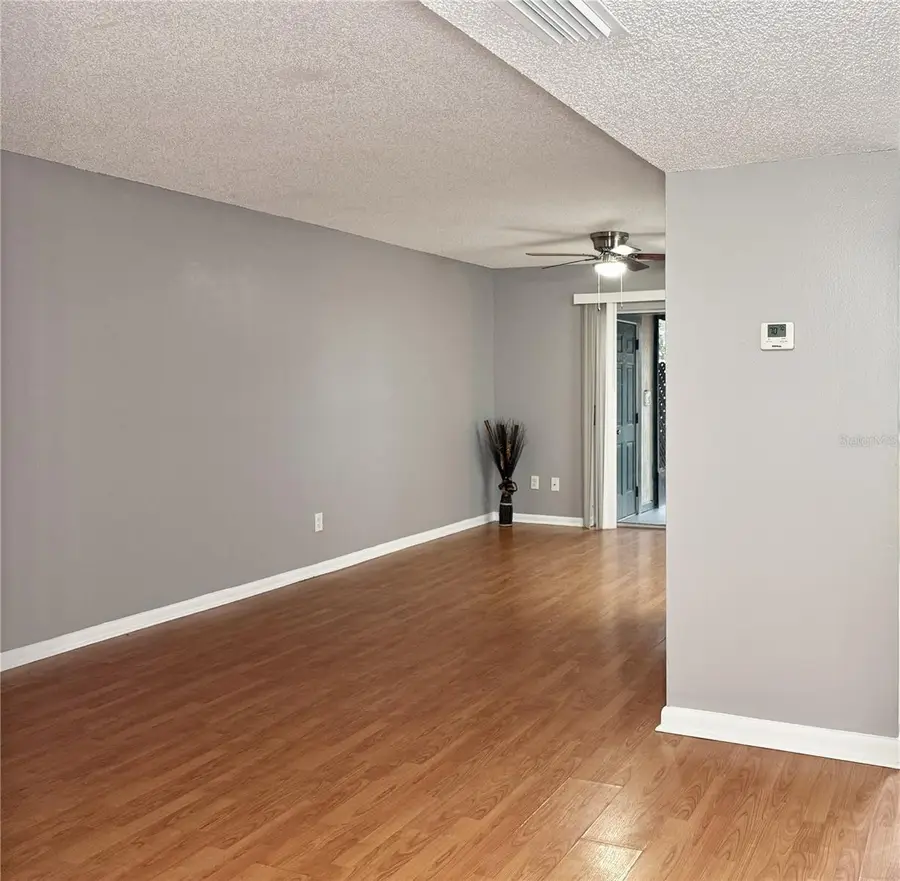 5156 Tennis Court Circle, Tampa, FL 33617 - Image #3