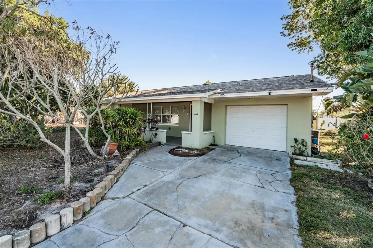 2025 Plaza Dolores, Clearwater, FL 33755 - Image #1