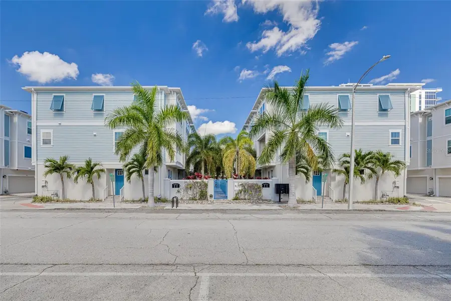 835 Burlington Avenue N, Saint Petersburg, FL 33701 - Image #2