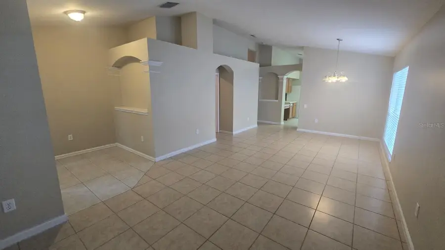30548 Lanesborough Circle, Wesley Chapel, FL 33543 - Image #2