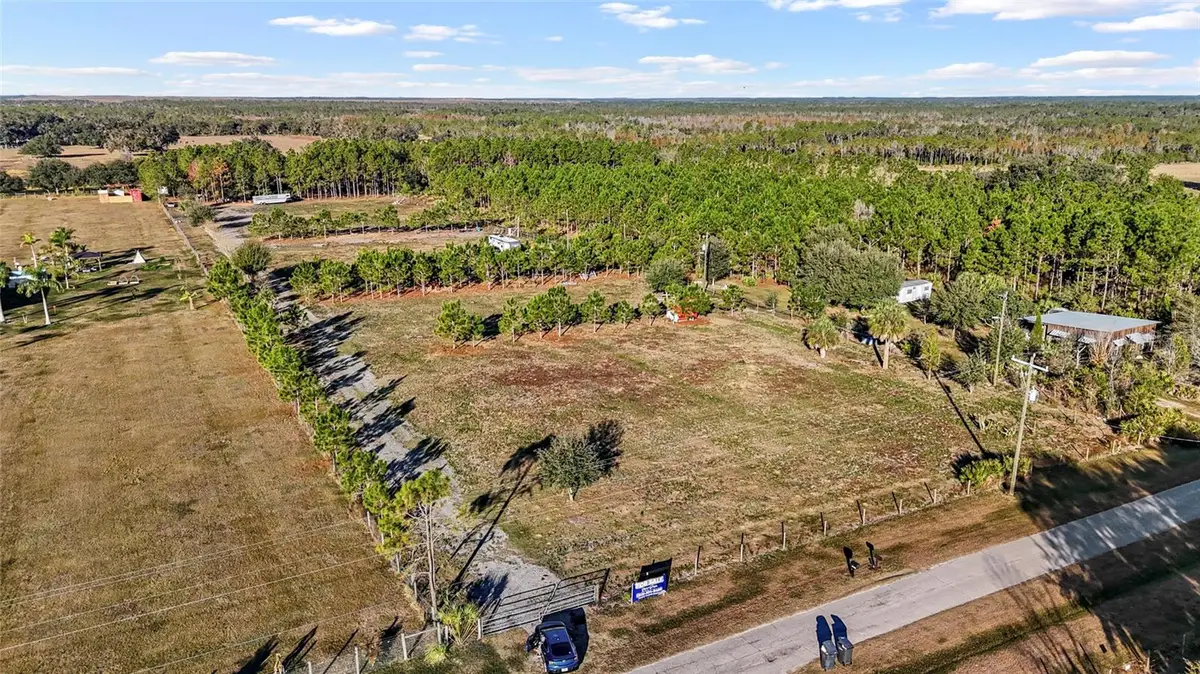 18121 Bethlehem Road, Lithia, FL 33547 - Image #1