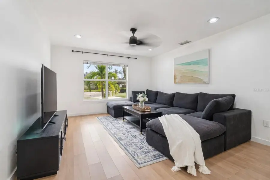 155 83rd Street N, Saint Petersburg, FL 33702 - Image #2