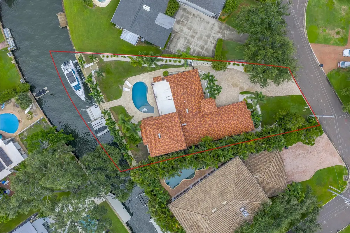 145 Bay Point Drive Ne, Saint Petersburg, FL 33704 - Image #1