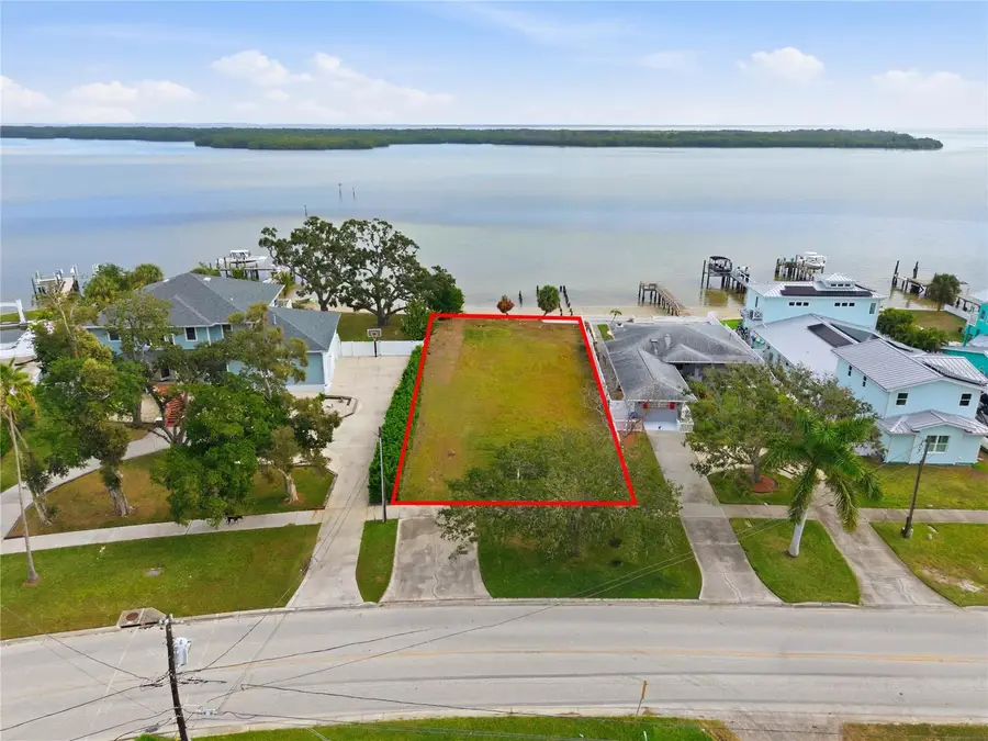6043 Bayou Grande Boulevard Ne, Saint Petersburg, FL 33703 - Image #2