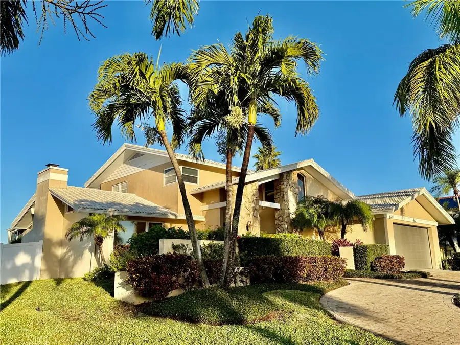 812 Island Way, Clearwater Beach, FL 33767 - Image #2