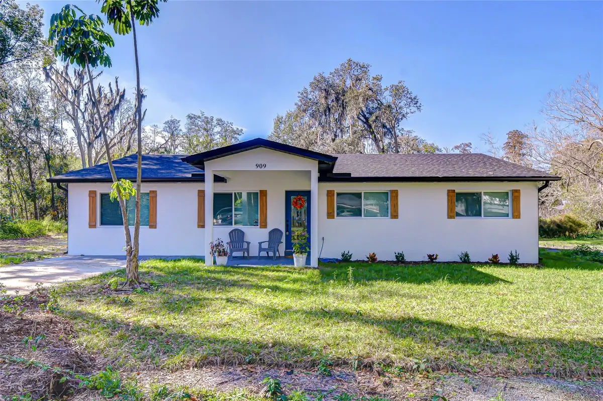 909 Lake Charles Circle, Lutz, FL 33548 - Image #1