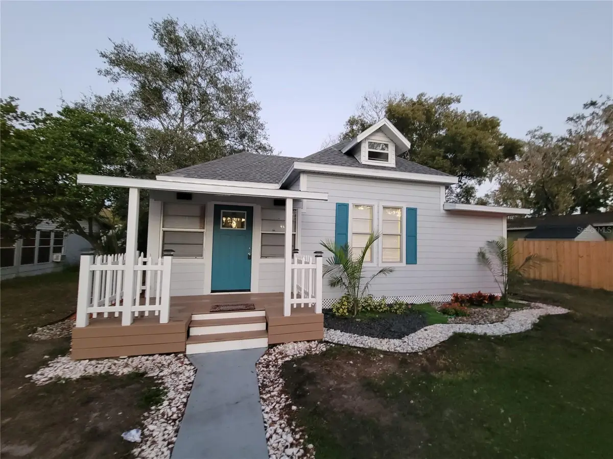 5548 11th Street, Zephyrhills, FL 33542 - Image #1