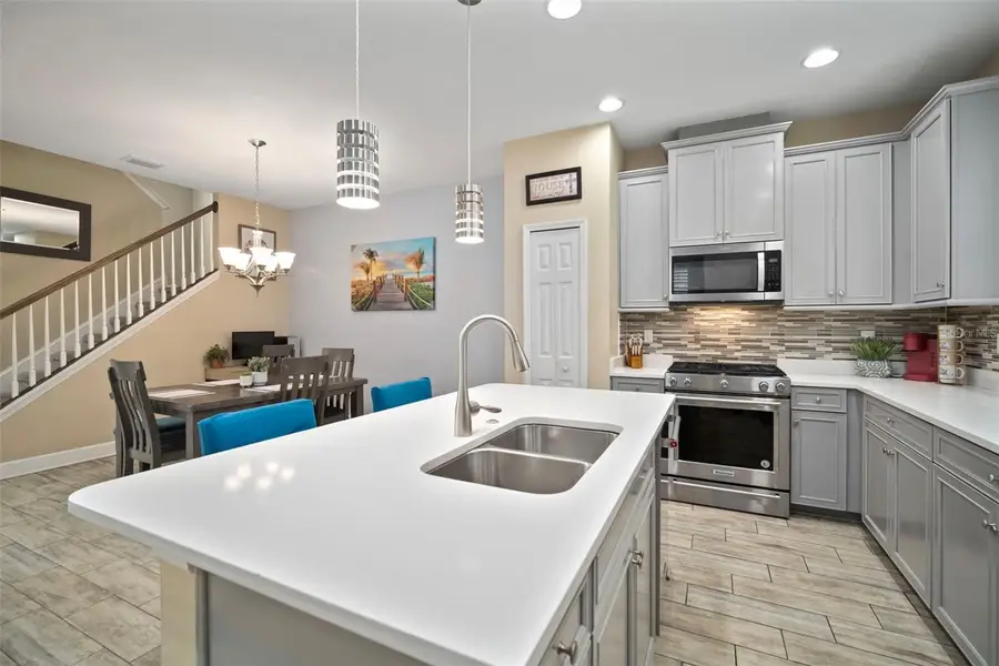 5807 Circa Fishhawk Boulevard, Lithia, FL 33547 - Image #2