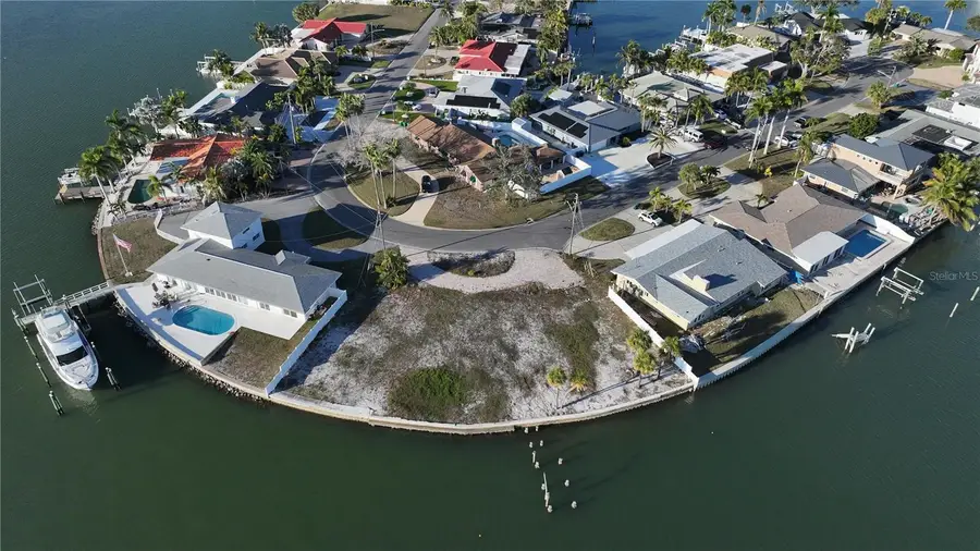 1503 Sea Gull Drive S, Saint Petersburg, FL 33707 - Image #3