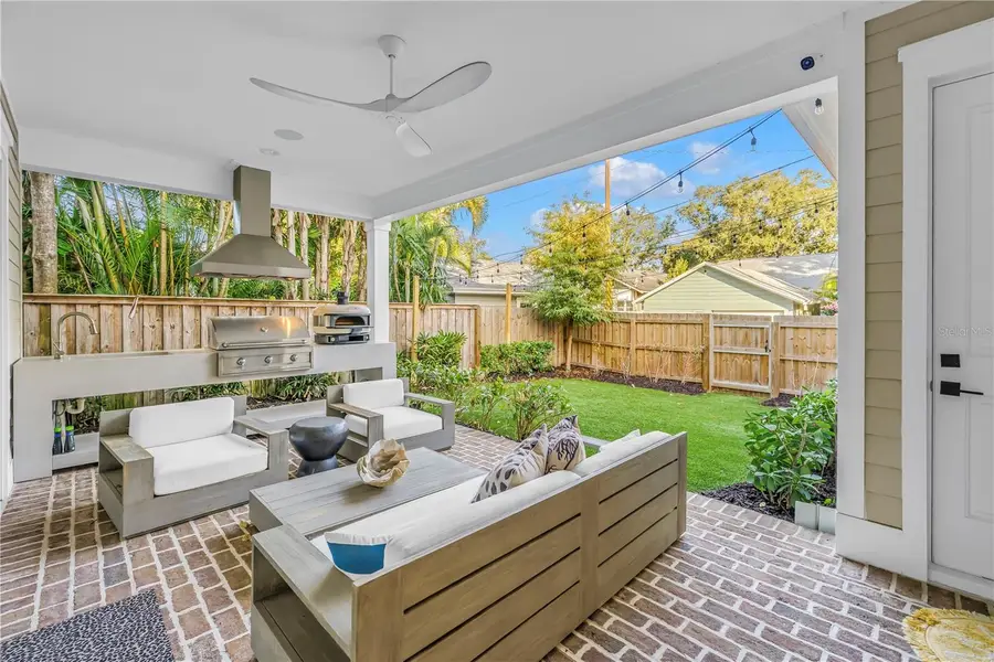 135 19th Avenue Ne, Saint Petersburg, FL 33704 - Image #2