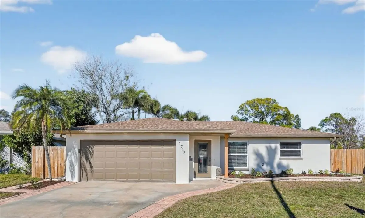 1735 Connecticut Avenue Ne, Saint Petersburg, FL 33703 - Image #1