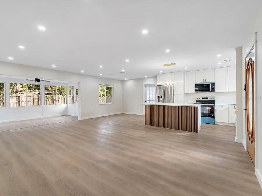 1324 Chesterfield Drive, Clearwater, FL 33756 - Image #2