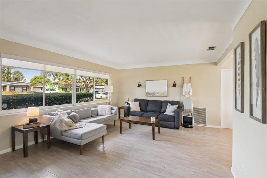 1945 59th Street N, Saint Petersburg, FL 33710 - Image #3