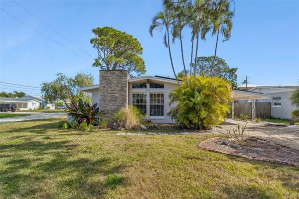 9107 Bay Street Ne, ST PETERSBURG, FL 33702