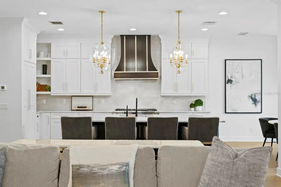 4111 W Swann Avenue, Tampa, FL 33609 - Image #2