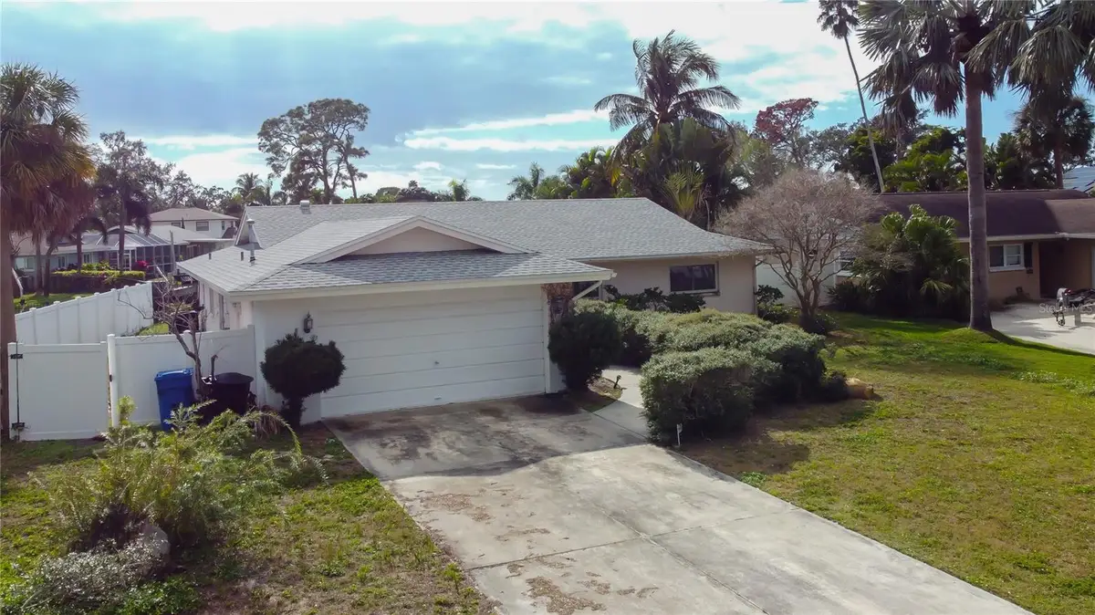 5116 Venetian Boulevard Ne, Saint Petersburg, FL 33703 - Image #1