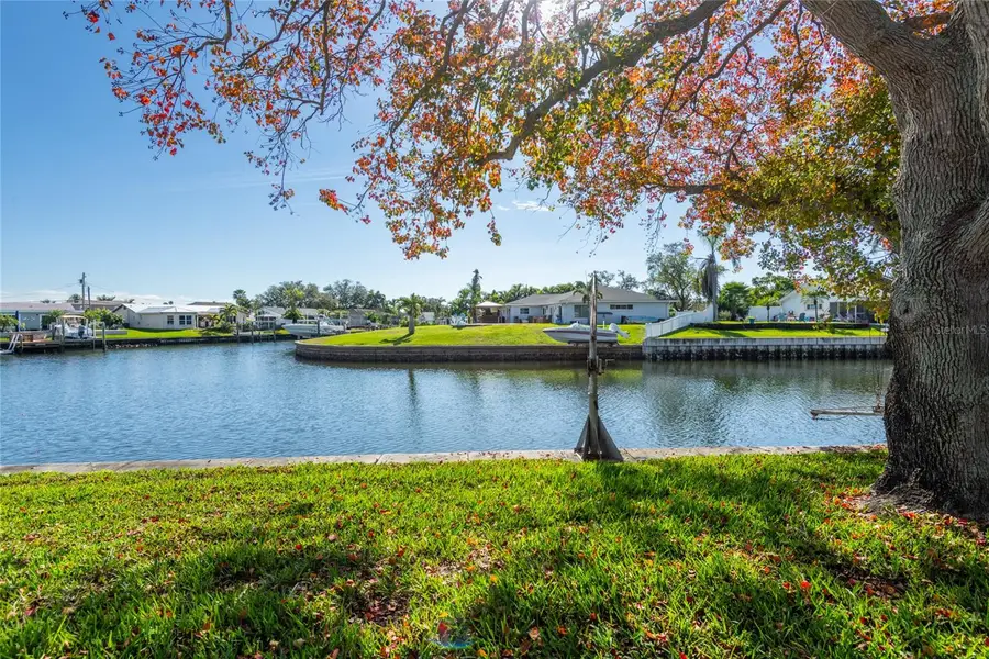 1466 51st Avenue Ne, Saint Petersburg, FL 33703 - Image #2