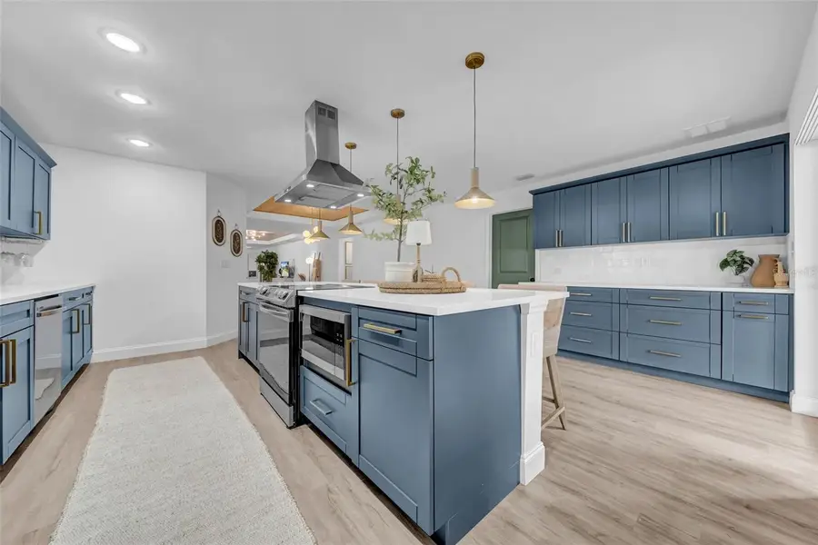 809 E Hanna Avenue, Tampa, FL 33604 - Image #2