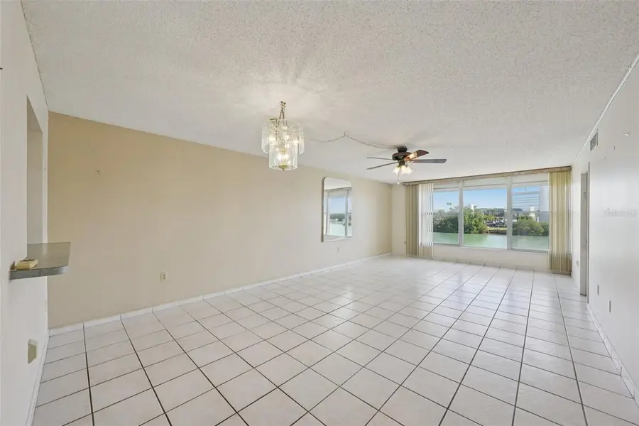 7425 Bay Island Drive S #203, South Pasadena, FL 33707 - Image #2