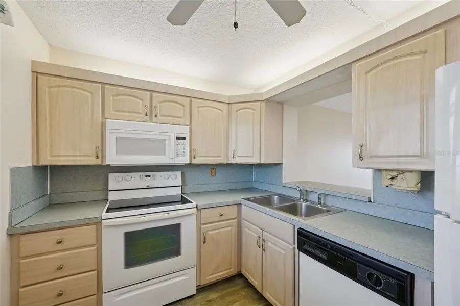 7425 Bay Island Drive S #203, South Pasadena, FL 33707 - Image #3