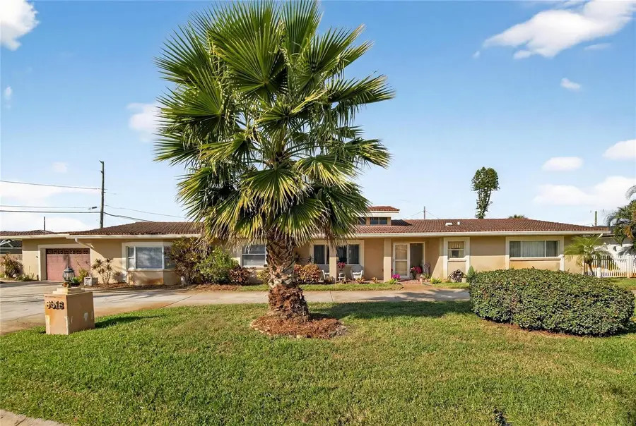 6518 Debbie Lane S, Saint Petersburg, FL 33707 - Image #2